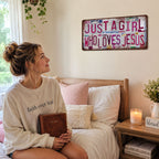 "Just A Girl Who Loves Jesus" Vintage Wall Sign✝️💖